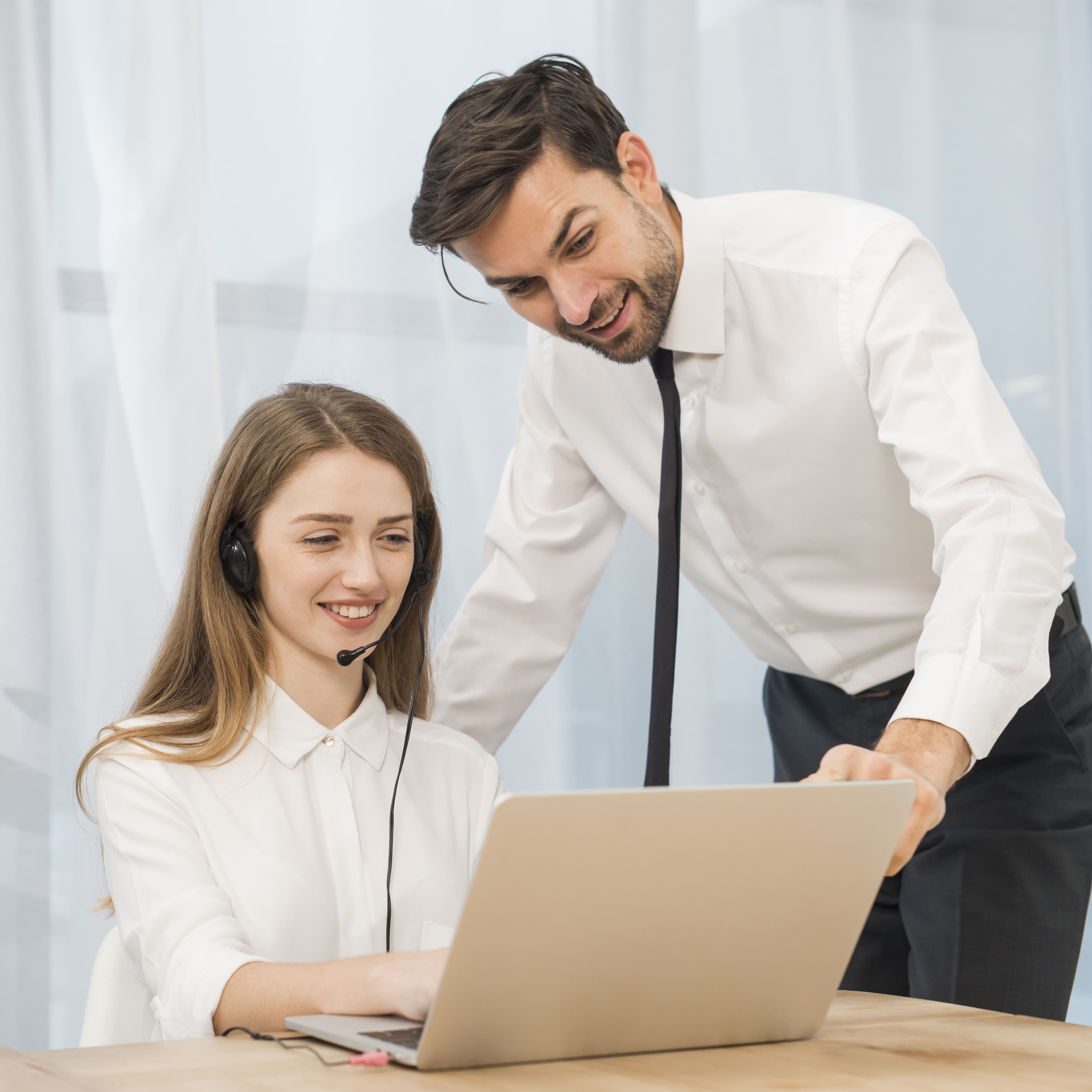 people-working-call-center (1)