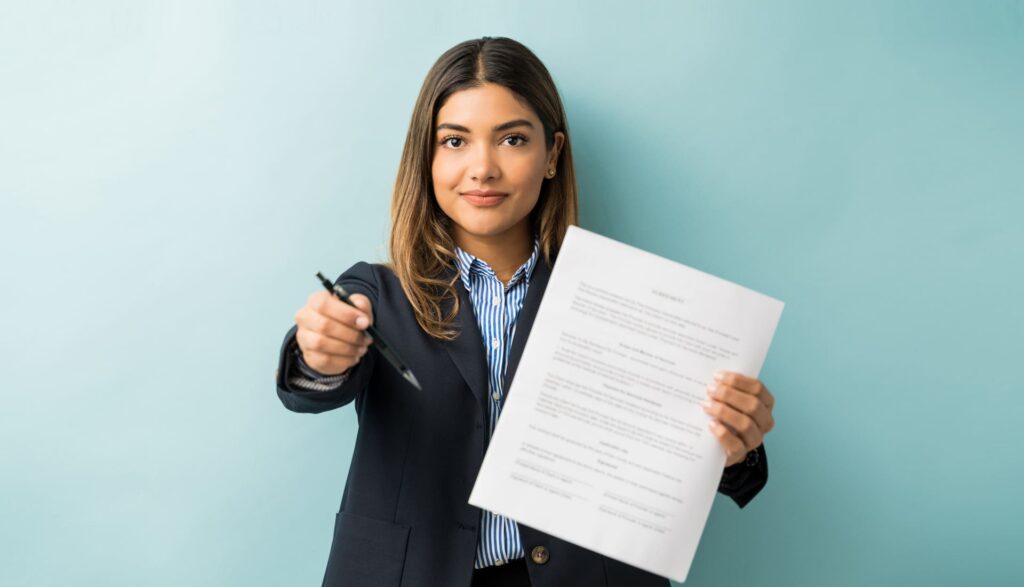How to Write a Cover Letter for Freshers (With Examples)