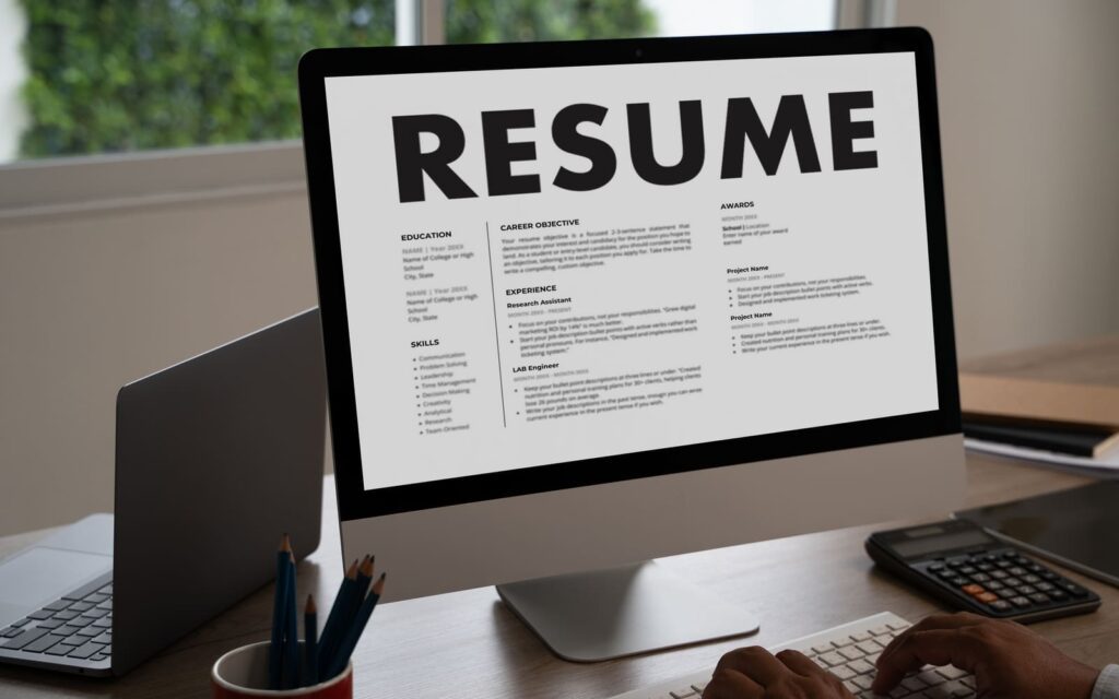 Resume PDF vs Word: Which Should You Choose in 2025?
